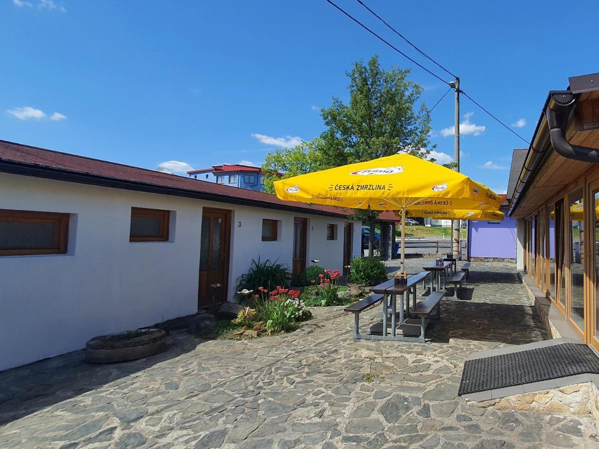 Katerina Restaurant A Penzion Развадов Екстериор снимка